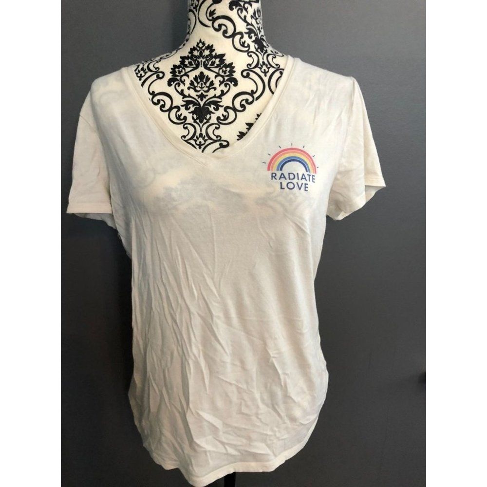 Gap xl rainbow "radiate love" Shirt